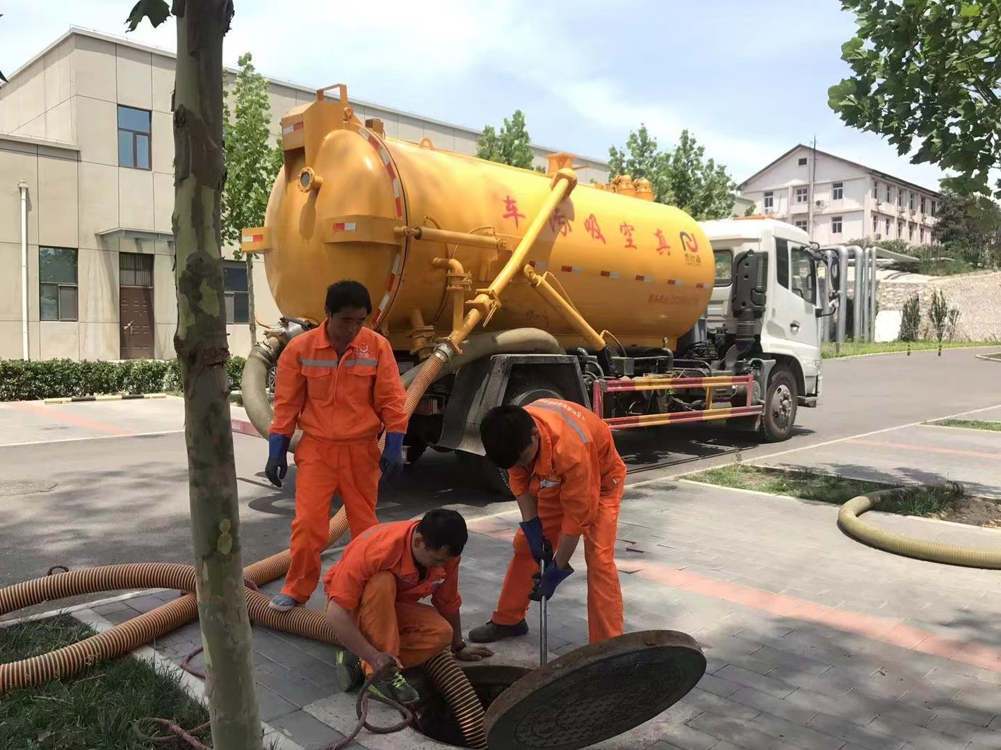 永嘉化粪池清理与5-8吨吸粪车施工效率分析